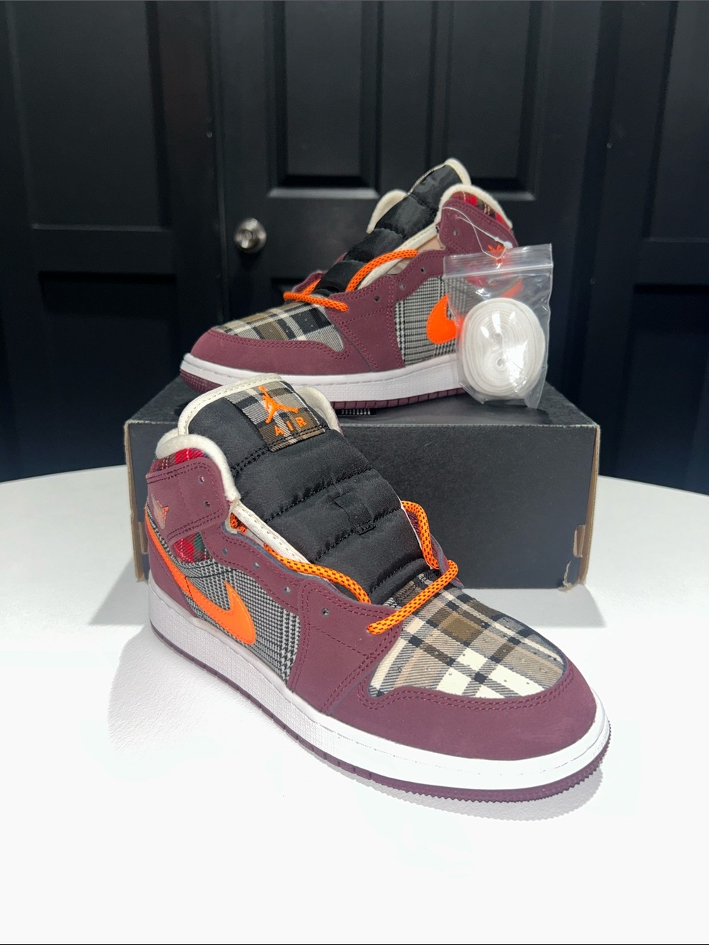 Jordan 1 Mid SE GS “Plaid” Women’s Size 6.5